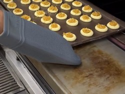 Inovasi Nastar? Kini Ada Nastar Topping Indomie hingga Bentuk Bebek