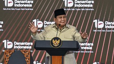 Presiden Prabowo Subianto memberi sambutan saat menghadiri tasyakuran HUT Ke-1 Badan Pengelola Investasi (BPI) Danantara di Wisma Danantara, Jakarta, Rabu (11/3/2026). Presiden Prabowo mengatakan Dana