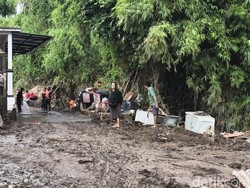 Korban Banjir Bandang di Buleleng Butuh Tempat Tidur dan Alat Masak