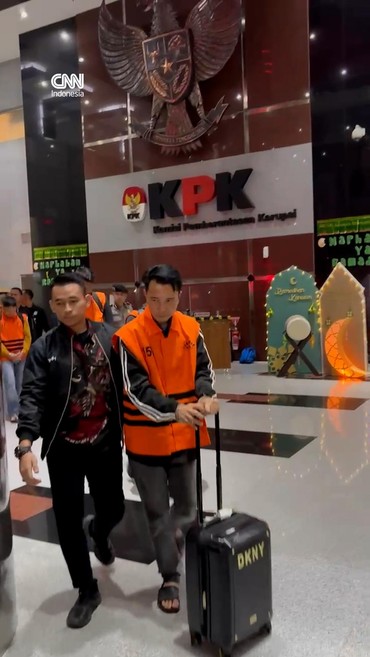 Penampakan Bupati Rejang Lebong usai Jadi Tersangka KPK