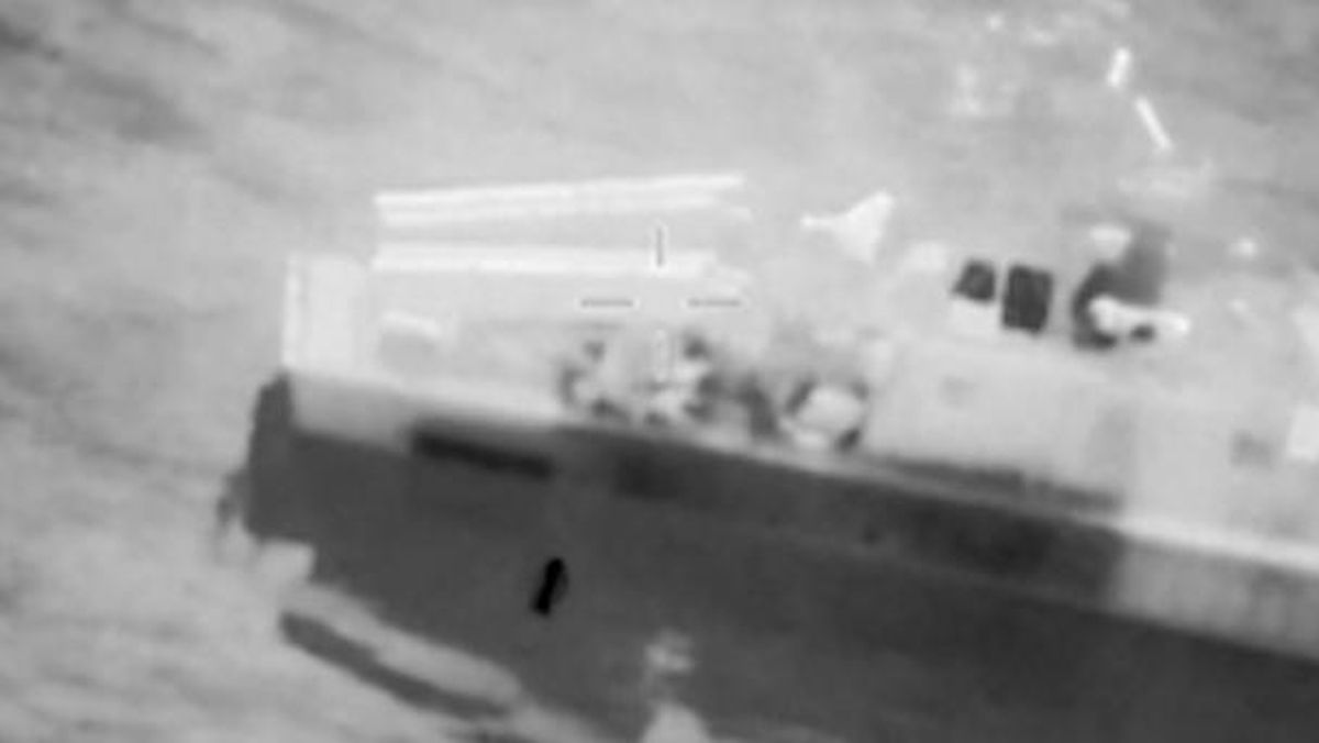 AS Serang Kapal Penebar Ranjau Iran di Selat Hormuz