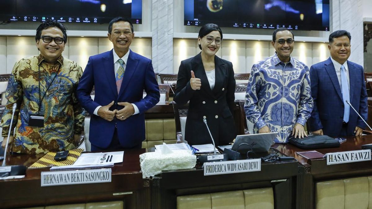 Sah! Tujuh Dewan Komisioner OJK Ini Dilantik dan Resmi Menjabat