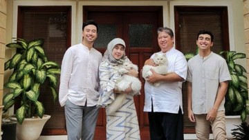 Berita Seputar Selebriti Insertlive Terkini : Tinggal Kenangan, 7 Momen Vidi Aldiano dan Keluarganya yang Cemara Penuh Kehangatan