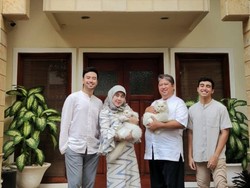 Tinggal Kenangan, 7 Momen Vidi Aldiano & Keluarganya yang Cemara Penuh Kehangatan