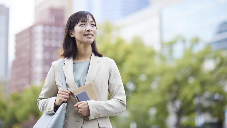 9 Ciri Perempuan Berkelas yang Terlihat Elegan Tanpa Harus Pamer