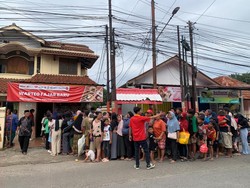 Warteg Gratis Alfamart Bagikan 60.000 Paket Buka Puasa di 34 Kota