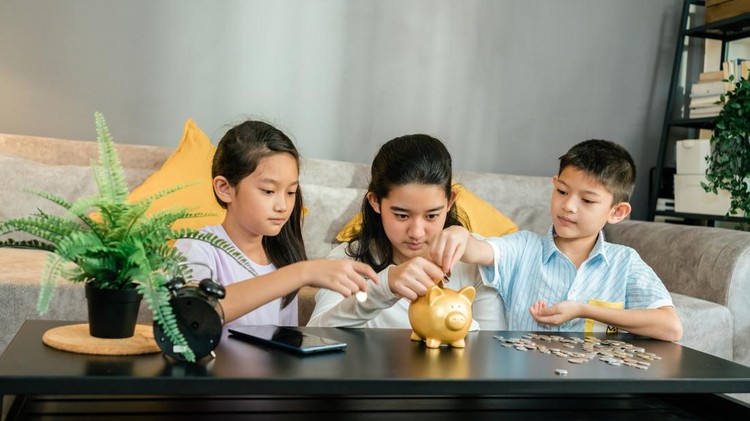 Ajari anak mengelola uang