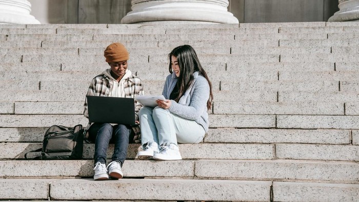 Orang yang baik secara tulus termasuk orang yang berintegritas karena mereka menunjukkan kebaikan secara konsisten.