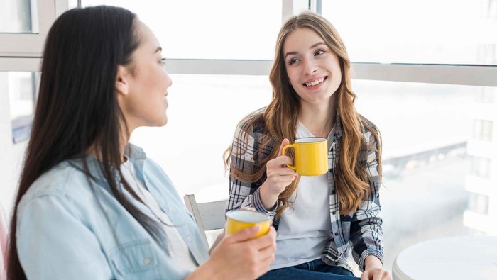 4 Ciri Kepribadian Orang yang Diam-diam Suka Melihat Temannya Kesulitan