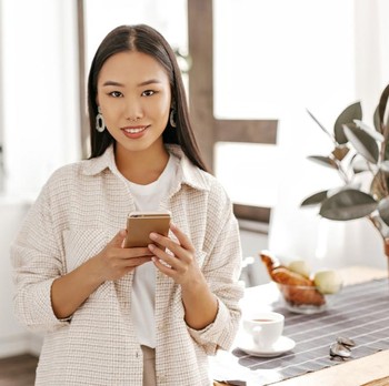 8 Ciri Kepribadian Orang yang Tidak Suka Nimbrung di Grup Chat