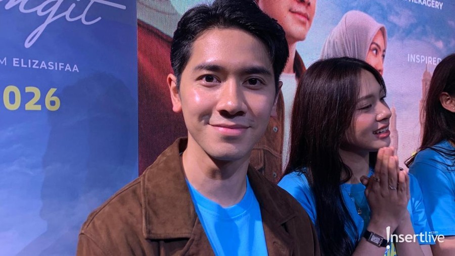Emir Mahira dan jajaran pemain Kupilih Jalur Langit