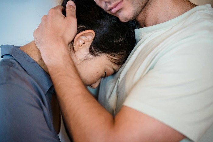 Orang yang benar-benar baik berani meminta maaf dan mau memaafkan kesalahan orang lain.