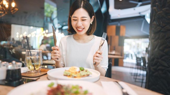 Cara Mengenali Orang dari Kebiasaannya Makan Cepat Menurut Psikologi