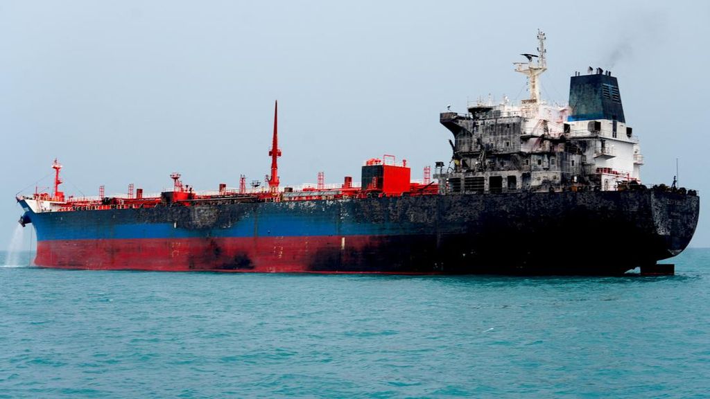 Iran Serang Tanker Raksasa Milik Kuwait di Dubai Hingga Terbakar