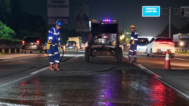 PT Jasa Marga (Persero) Tbk menargetkan seluruh pekerjaan perbaikan pada ruas tol yang mereka kelola dapat selesai sebelum periode libur Idulfitri 1447H/2026, tepatnya pada 14 Maret 2026.
