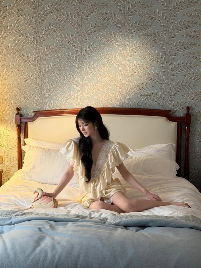 Nama Anna pun sontak ramai diperbincangkan di media sosial. Non-fans menjadi penasaran sama sang penyanyi dan PAWMPAWM semakin jatuh hati dengannya. / Foto: instagram.com/meovv