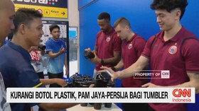 VIDEO: Kurangi Botol Plastik, PAM Jaya-Persija Bagi Tumbler