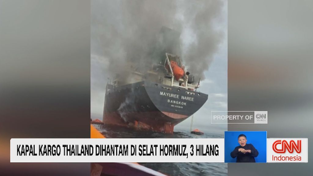 VIDEO: Kapal Kargo Thailand Dihantam di Selat Hormuz, 3 Hilang
