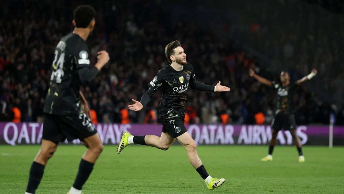 Liga Champions: Kvaratskhelia Datang, Lihat, dan Menang