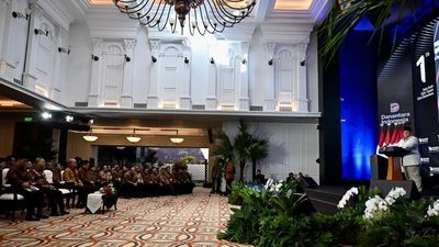 Danantara Perkuat Fondasi, TASPEN Salurkan Paket Sekolah di Bengkulu