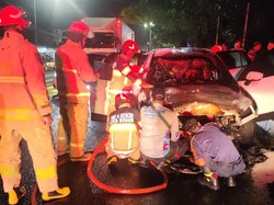 Mobil di Bogor Terbakar gegara Mesin Overheat, Kini Sudah Padam