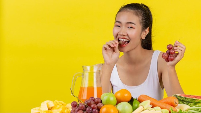 5 Cara Makan Buah yang Tepat agar Efektif untuk Kesehatan