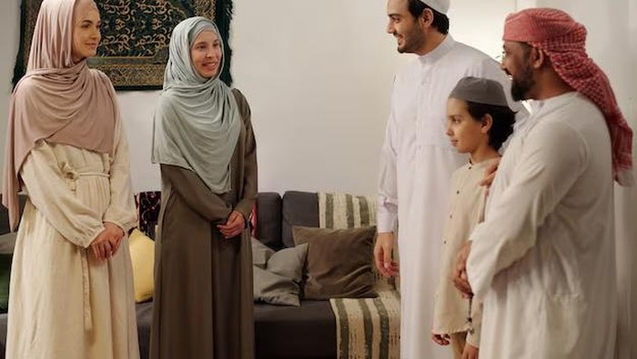 5 Cara Menghadapi Pertanyaan Sensitif saat Silaturahmi Lebaran