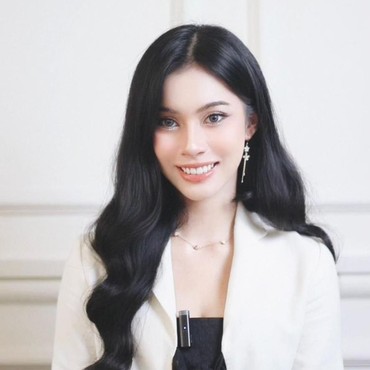 Arine Azraghevira Indarta, Figur Muda Aktif di Dunia Fashion dan Inisiatif Sosial