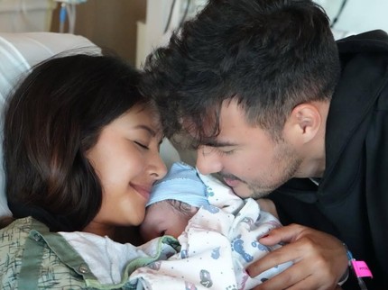 Aurelie Moeremans Melahirkan, Sweet Didampingi Suami Dokter