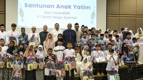 Bank Mega Syariah Salurkan Ribuan Paket Sembako-Santunan ke Anak Yatim