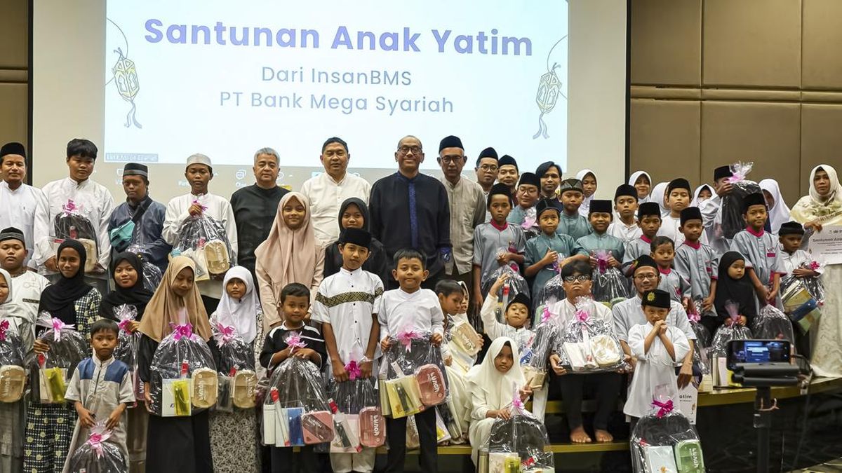 Bank Mega Syariah Salurkan Ribuan Paket Sembako-Santunan ke Anak Yatim