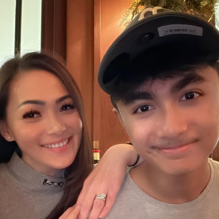 <p>Di hari ulang tahun Bintang yang ke-17, Christy memberikan hadiah spesial untuk putranya. Perempuan 43 tahun ini memberikan hadiah mobil untuk Bintang. "Smoga suka dan bermanfaat yah hadiah dari Mama. #GaBolehNgebut #harusSlaluHatiHati. Doa terbaik Maamaa akan slalu menyertai BinBin yah," tulis Christy dalam postingan spesial hari ulang tahun sang putra. (Foto: Instagram @christyjusung)</p>