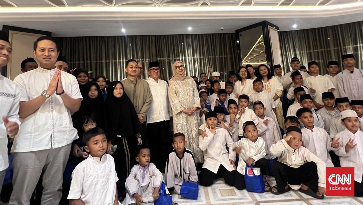 Chairul Tanjung Beri Santunan Untuk Anak Yatim Di Trans Hotel Jakarta
