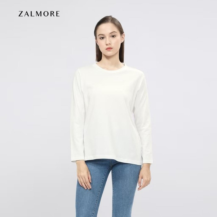 Get The Look: Inspirasi Gaya Liburan ke Pantai ala Xaviera Putri