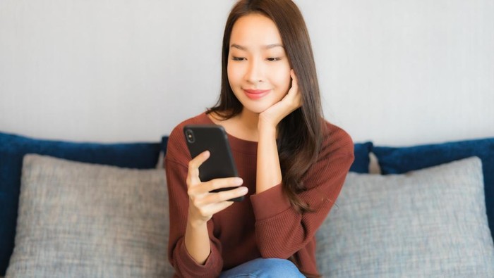 3 Ciri Kepribadian Orang yang Jadi 'Silent Reader' di Grup Obrolan