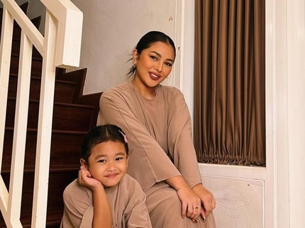 Puasa Ramadhan, Intip Momen Gewa Anak Glenn Fredly & Mutia Ayu saat Sahur