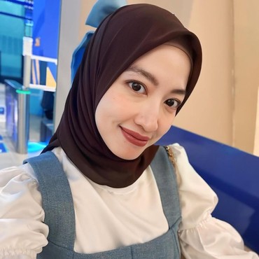 Mundur dari Dunia Artis, 7 Potret Maissy Eks Penyanyi Cilik Jadi Dokter & Ibu Rumah Tangga