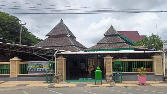 Menjadi saksi bisu yang merekam jejak perkembangan Islam di Tana Luwu sejak 422 tahun lalu, Masjid Jami Tua Palopo jadi masjid tertua yang ada di Sulsel.