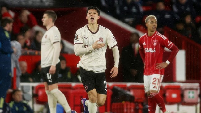 Laga leg pertama 16 besar Liga Europa, Jumat (13/3) dini hari telah usai. Berikut hasil lengkapnya.