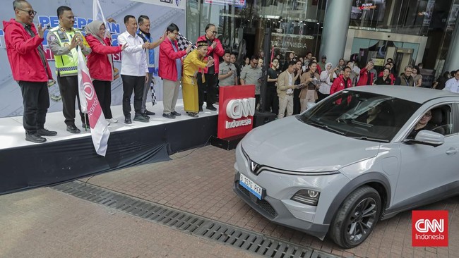 Tim Go Mudik CNN Indonesia menggunakan mobil listrik selama melakukan liputan arus mudik 2026.