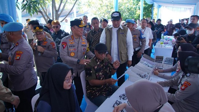 Polda Metro Jaya gelar Gerakan Pangan Murah dan Bakti Kesehatan menjelang Idulfitri 2026, membantu 3.000 warga dengan harga terjangkau dan stok pangan melimpah.