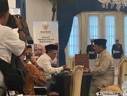 Momen Prabowo dan Menteri-menteri Bayar Zakat di Istana