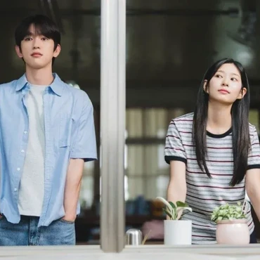 Ada Adegan Berkendara dalam Keadaan Mabuk, Tim Drakor 'Still Shining' Minta Maaf