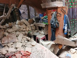 Tembok Rumah di Bogor Ambruk Timpa Penghuni, 2 Orang Terluka