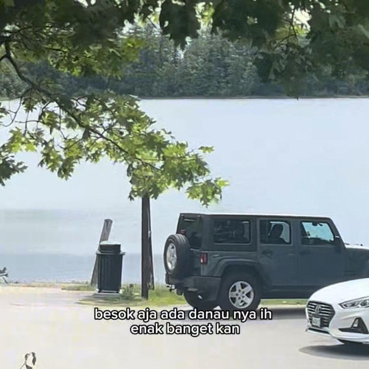 <p>Tak jauh dari Willand Pond Park, terlihat sebuah danau besar yang indah, cocok untuk bersantai sambil menikmati alam. Terry menyebut bahwa danau ini juga berdekatan dengan area hutan kota. (Foto: Tiktok @initerryputri)</p>