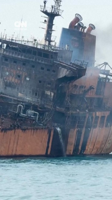 Dua Kapal Tanker Hangus usai Serangan di Perairan Irak