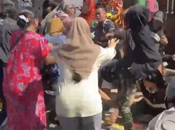 Viral Pembagian Zakat Rp 50 Ribu di Gresik Berakhir Adu Pukul
