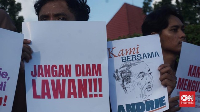 Pemerintah RI mengecam penyiraman air keras terhadap aktivis KontraS, Andrie Yunus. Mereka menyerukan penegakan hukum dan dukungan bagi korban.