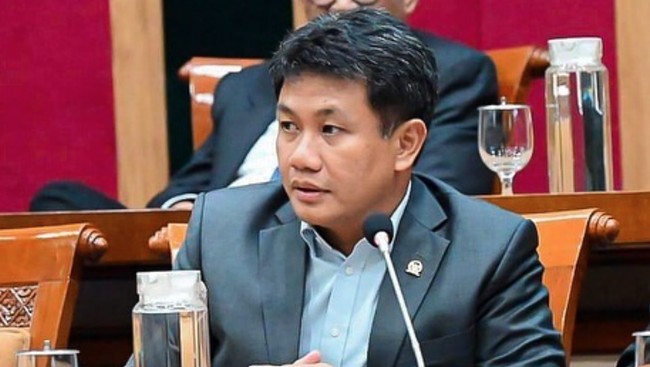 Anggota DPR dari Fraksi PDIP Bonnie Triyana menyebut teror penyiraman air keras terhadap Wakil Koordinator KontraS Andrie Yunus bentuk nyata darurat HAM.