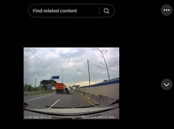 Detik-detik Daihatsu Xenia Hantam Bokong Truk: Kap Terbang-Terguling